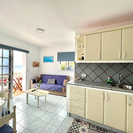 Apartment Atico 2 Con Vista Al Mar, A 100 M De Playa Puerto de la Estaca